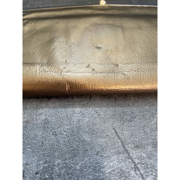 HOBO International Clutch Wallet Metallic gold - Picture 3 of 12